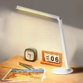 lampka-biurkowa-led-biala-dotykowy-wlacznik-regulacja-oswietlenia-marka-jumi-wizualizacja-oswietlenia.webp