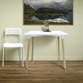stol-kwadratowy-80-x-80-cm-bialy-blat-marka-jumi-wizualizacja-w-pomieszczeniu.webp