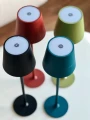 lampka-led-stolowa-3-tryby-swiecenia-bezdotykowa-bezprzewodowa-zlota-marka-jumi-inne-kolory.webp