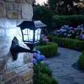 lampa-solarna-1-led-2w1-kinkiet-zimny-bialy-swiecaca-sciana-ogrod.webp