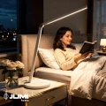 lampka-biurkowa-led-biala-sypialnia-czytanie-lozko-nocna-lampka-jumi-home.webp