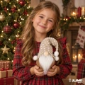 skrzat-swiateczny-figurka-bezowy-bialy-broda-czapka-boze-narodzenie-32cm.webp