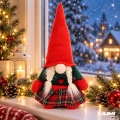 skrzat-swiateczny-figurka-czerwony-zielony-okno-zima-dekoracja-32cm.webp