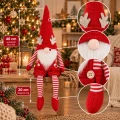 skrzat-swiateczny-czerwony-wiszace-nogi-70-cm-detale.webp