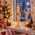 dziadek-orzechow-naturalny-okno-choinka.webp