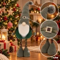 skrzat-swiateczny-detale-czapka-pompon-klamra.webp