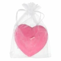 rozowa-swieca-serce-woreczek-organza-prezent.webp