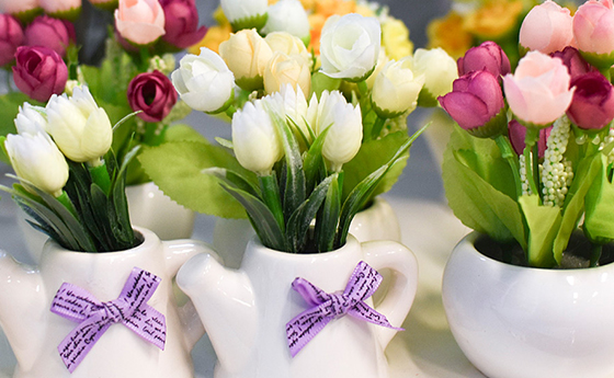 kolorowe sztuczne kwiaty od Jumi