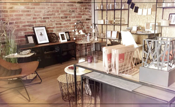 dekoracje od Jumi do salonu w stylu industrialnym