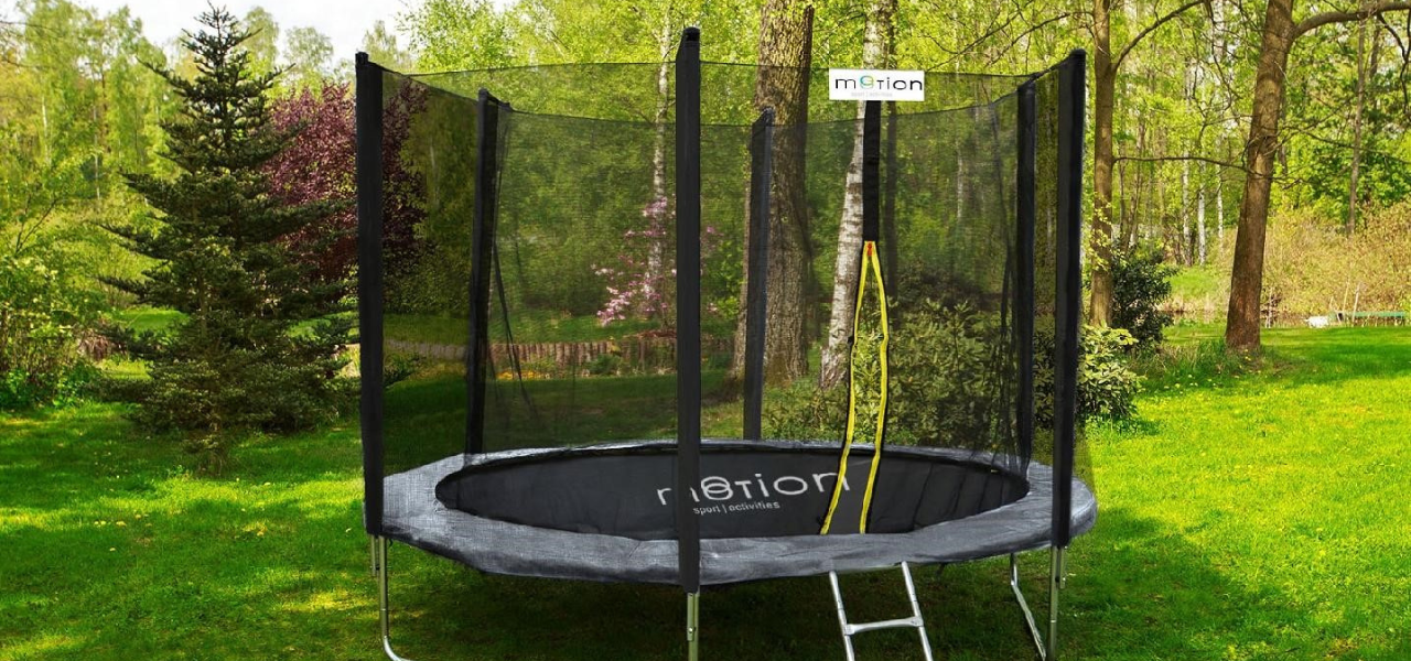 trampolina na Dzień Dziecka