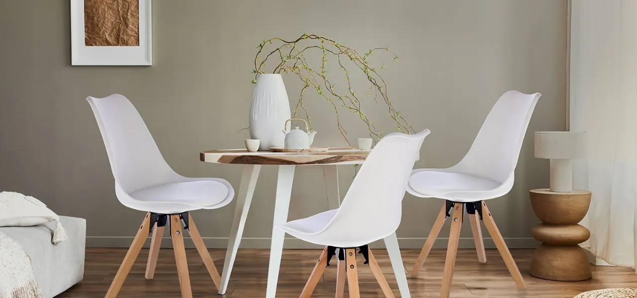 Białe krzesła RIVA - nowość