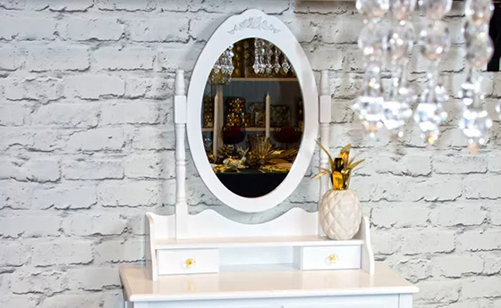 Toaletki z lustrem do każdego pomieszczenia